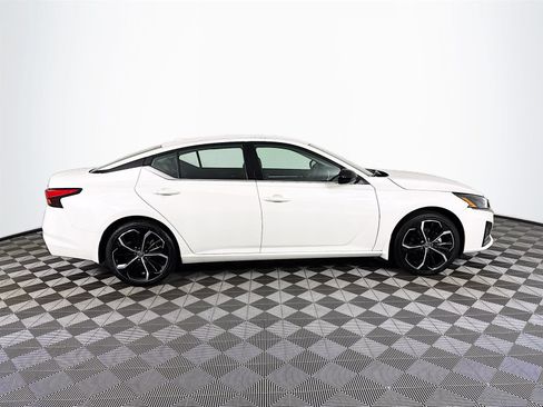 Used 2025 Nissan Altima 2.5 SR image 8