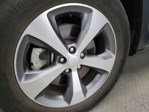 Used 2022 Jeep Cherokee Limited w/ Mopar Interior Package image 31