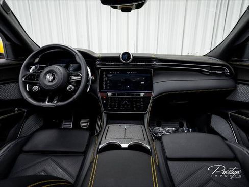 Used 2023 Maserati Grecale Trofeo AWD/4WD image 32