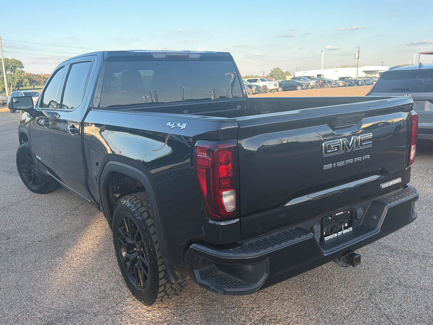 Used 2023 GMC Sierra 1500 Elevation AWD/4WD image 5