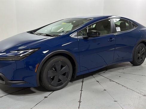 New 2026 Toyota Prius LE image 1