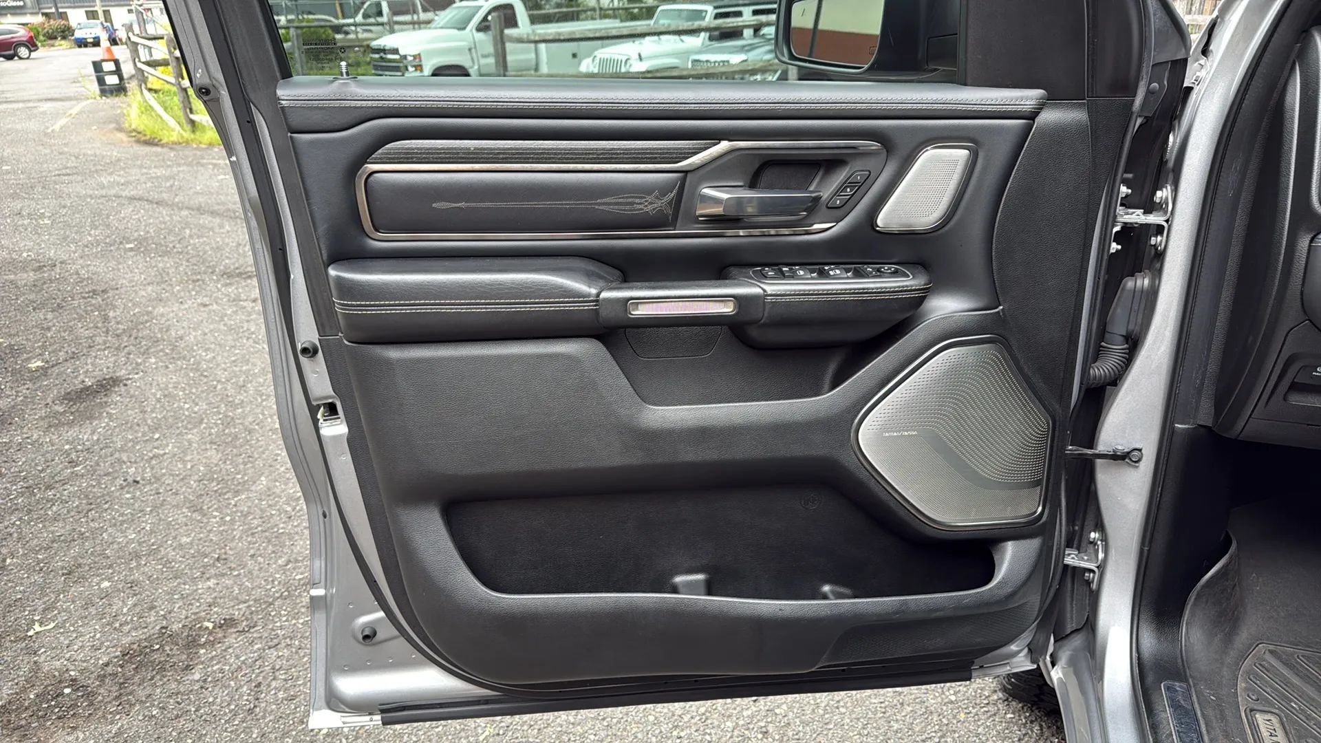 Used 2019 RAM 1500 Limited AWD/4WD image 13