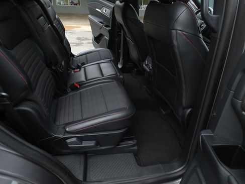 Used 2025 Ford Explorer ST-Line w/ ST-Line Street Pack AWD/4WD image 13