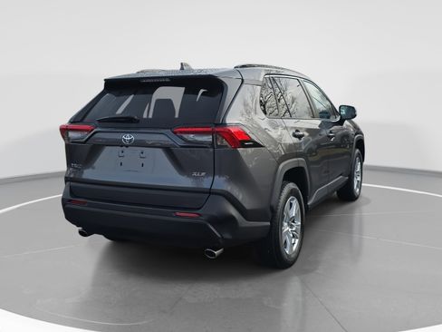 Used 2021 Toyota RAV4 XLE image 5