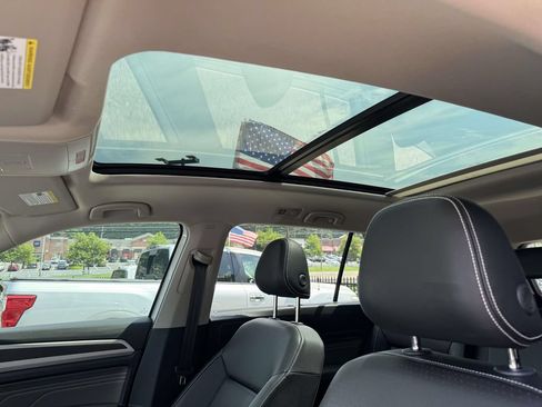 Used 2023 Volkswagen Atlas SE w/ Panoramic Sunroof Package AWD/4WD image 15
