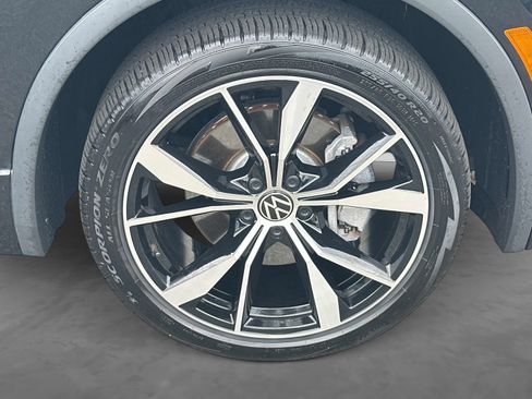 Certified 2024 Volkswagen Tiguan SEL R-Line AWD/4WD image 7