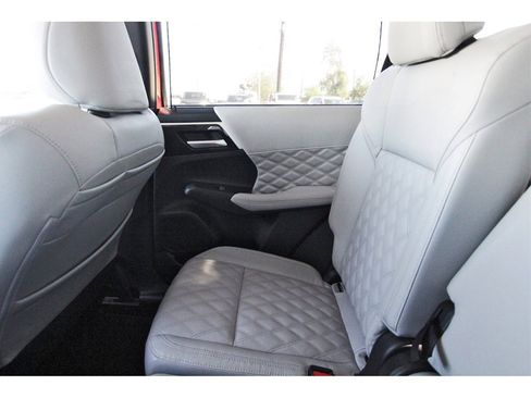 Used 2024 Mitsubishi Outlander SEL image 14