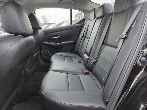 Used 2025 Nissan Sentra SR w/ SR Premium Package image 17