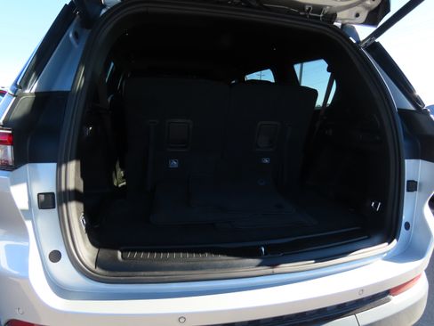 Used 2023 Jeep Grand Cherokee L Laredo image 20