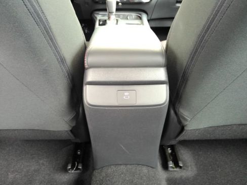 Used 2026 Nissan Sentra SR w/ Floor Mat Package FWD image 24