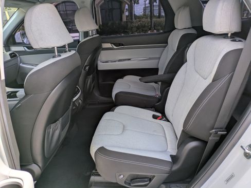 Used 2021 Hyundai Palisade SEL FWD image 12