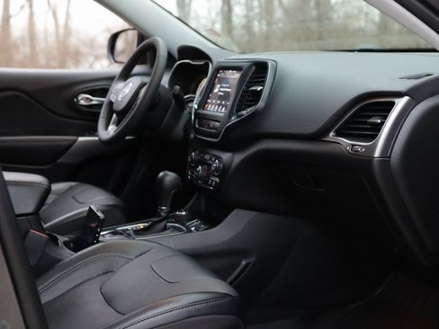 Used 2022 Jeep Cherokee Latitude Lux w/ Sun & Sound Group image 33