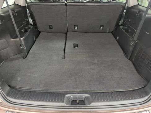 Used 2017 Toyota Highlander XLE FWD image 19