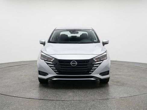 Used 2025 Nissan Versa SV FWD image 2