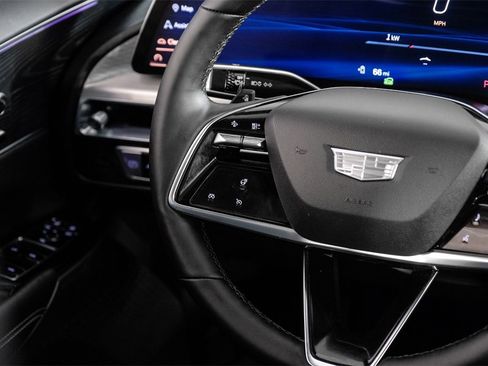 Used 2024 Cadillac Lyriq Luxury image 14