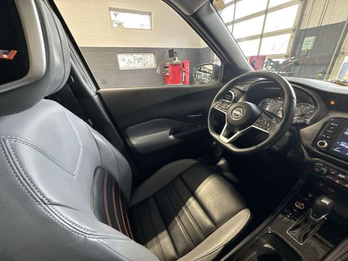Used 2023 Nissan Kicks SR w/ SR Premium Package FWD image 8