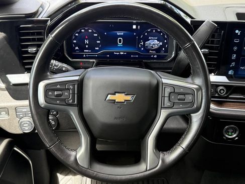 Used 2022 Chevrolet Silverado 1500 LT AWD/4WD image 16