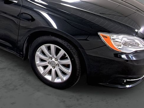 Used 2014 Chrysler 200 Limited image 14