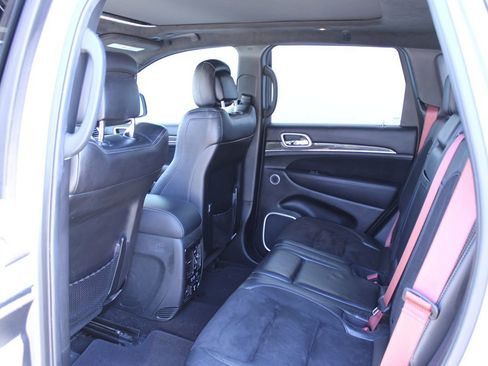 Used 2021 Jeep Grand Cherokee SRT image 16