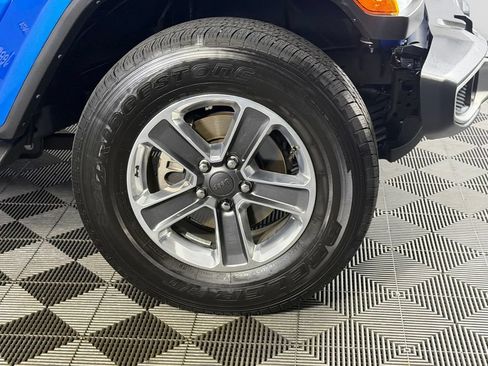 Used 2022 Jeep Wrangler Unlimited Sahara AWD/4WD image 12