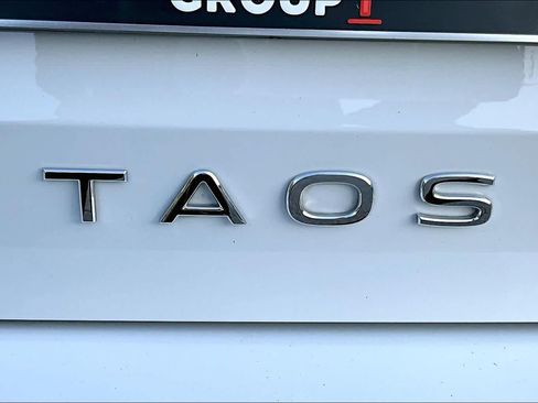 Used 2022 Volkswagen Taos SE FWD image 10