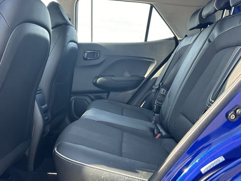 Used 2024 Hyundai Venue Limited FWD image 19