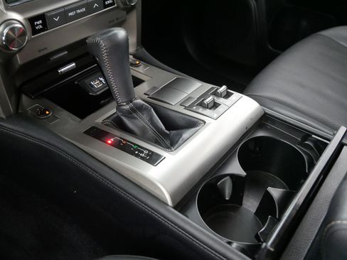 Used 2015 Lexus GX 460 image 24