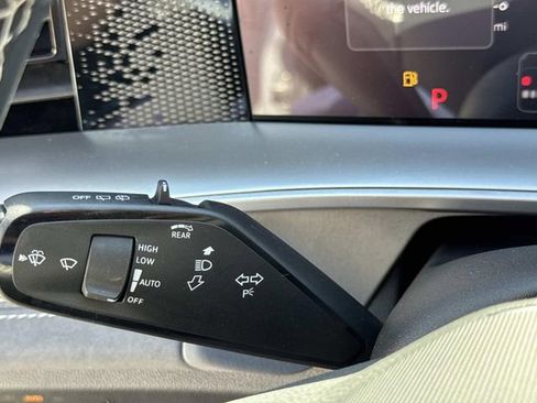 New 2026 Volkswagen Tiguan SE image 19