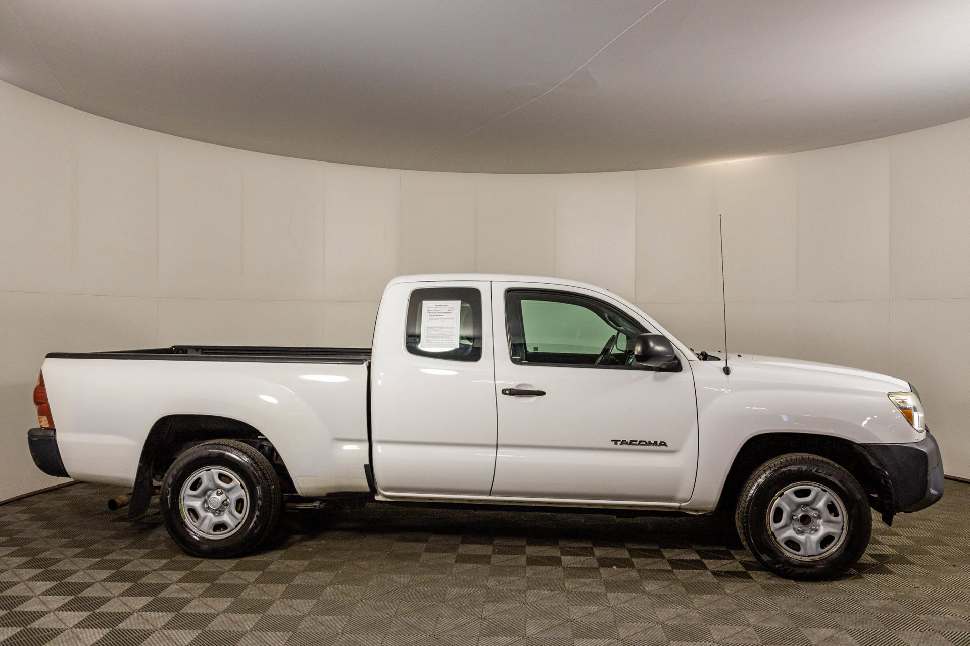 Used 2015 Toyota Tacoma 2WD Access Cab image 9