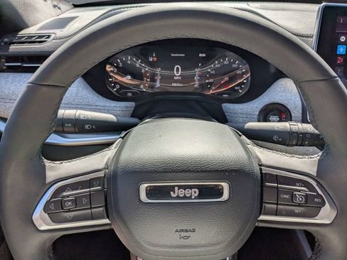 Certified 2024 Jeep Compass Latitude AWD/4WD image 28