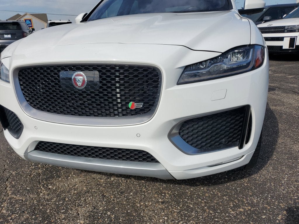 Used 2019 Jaguar F-PACE S AWD/4WD image 11