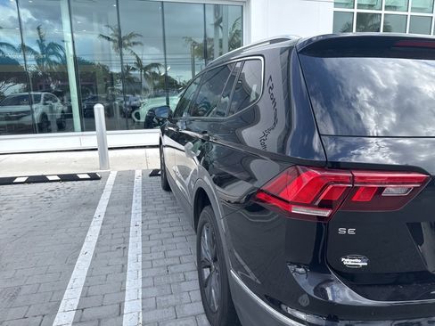 Used 2022 Volkswagen Tiguan SE image 10
