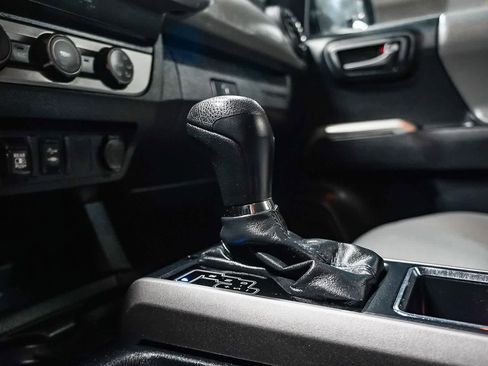 Certified 2019 Toyota Tacoma SR5 image 25