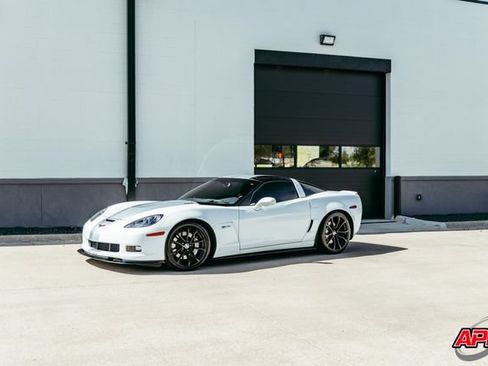 Used 2013 Chevrolet Corvette Z06 w/ 3LZ Preferred Equipment Group RWD image 43
