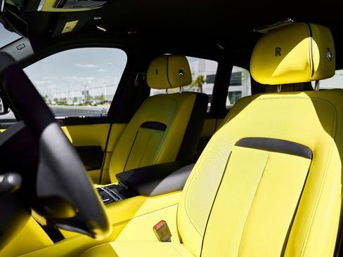 Used 2022 Rolls-Royce Cullinan Black Badge w/ Dark Exterior Package image 52