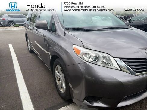Used 2014 Toyota Sienna LE FWD image 1