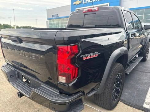 Used 2024 Chevrolet Colorado Trail Boss w/ Technology Package AWD/4WD image 3