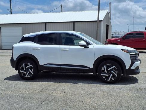 Used 2025 Nissan Kicks SV FWD image 20