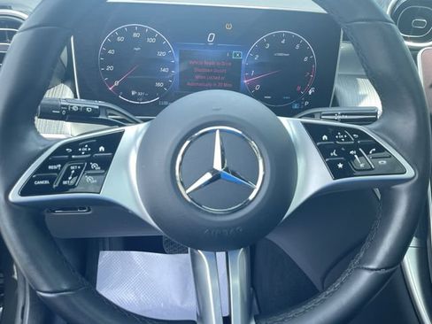 Used 2024 Mercedes-Benz GLC 300 4MATIC image 11