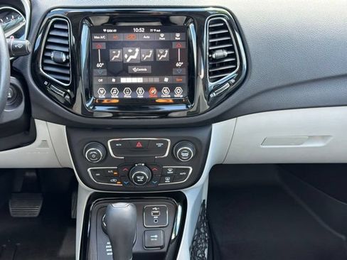 Used 2019 Jeep Compass Limited AWD/4WD image 21
