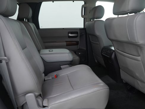 Used 2015 Toyota Sequoia Platinum image 15