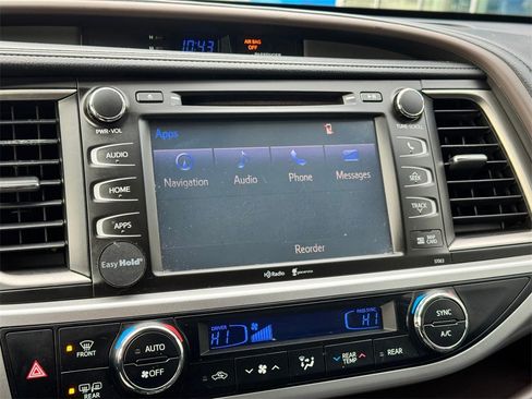 Used 2015 Toyota Highlander XLE image 25