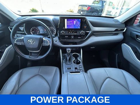 Used 2023 Toyota Highlander XLE FWD image 11