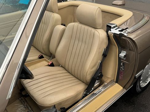 Used 1987 Mercedes-Benz 560 SL image 11