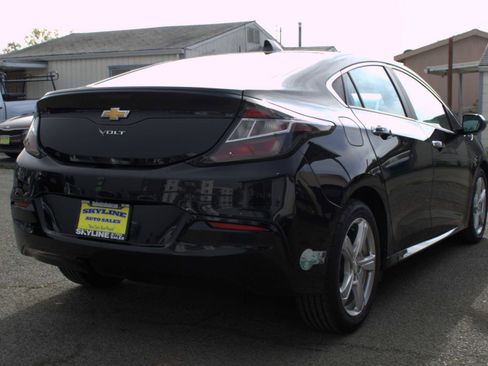 Used 2017 Chevrolet Volt LT w/ Comfort Package image 3