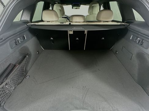 Used 2025 Mercedes-Benz GLC 300 4MATIC image 36