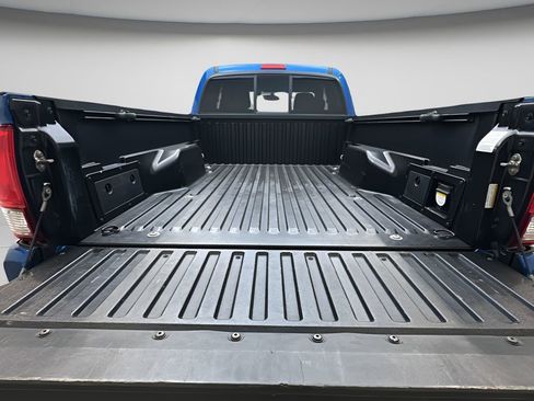 Used 2016 Toyota Tacoma TRD Sport w/ Towing Package image 14