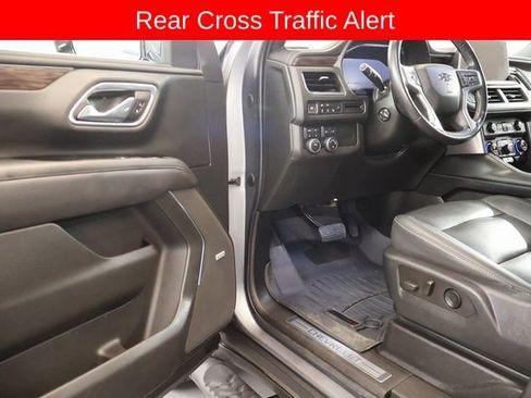 Used 2022 Chevrolet Tahoe Z71 w/ Luxury Package AWD/4WD image 10