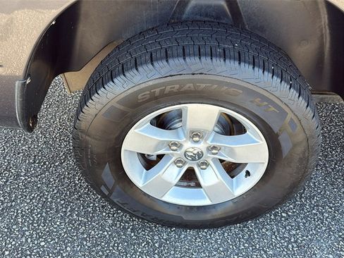 Used 2017 RAM 1500 Express image 10