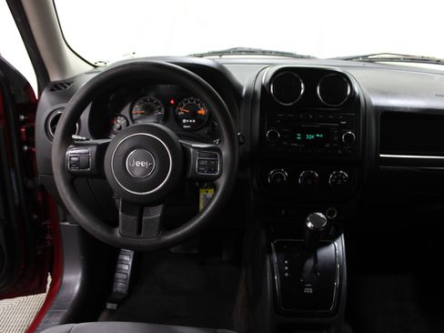 Used 2017 Jeep Patriot Sport image 2